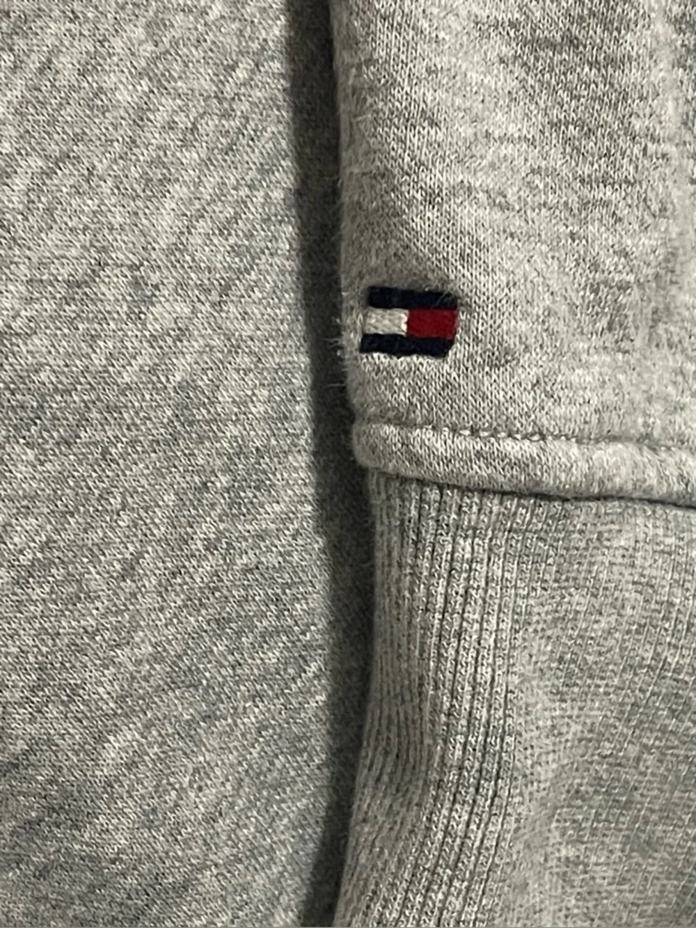 Tommy Hilfiger Men’s Crewneck Sweatshirt, Heather Gray w/ NY TH graphic, XXL